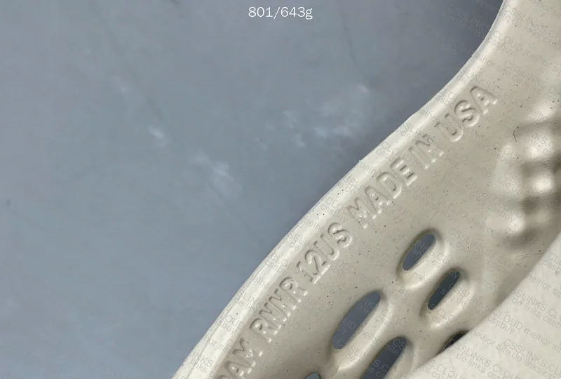 Yeezy Foam RNNR Ararat 9
