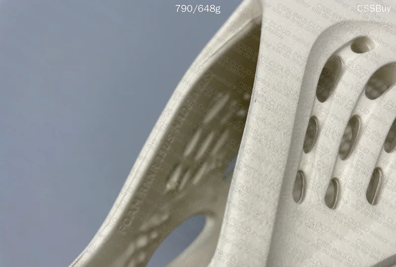 Yeezy FOAM RNNR "Sand" (Yeezy CROCS) 7