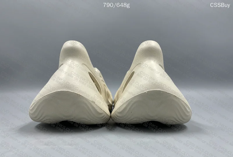 Yeezy FOAM RNNR "Sand" (Yeezy CROCS) 9