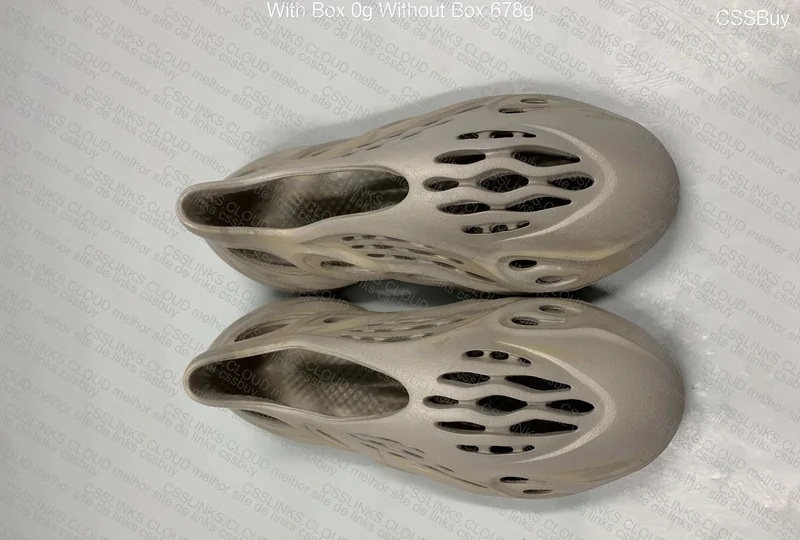 YEEZY FOAM RUNNER