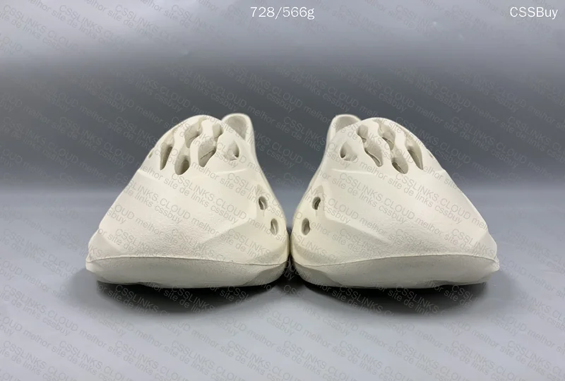 Yeezy Foam Runner 4