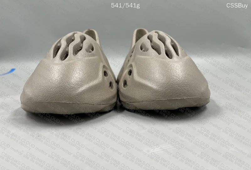 Yeezy Foam Runner 5