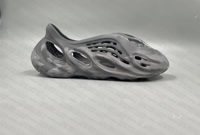 Yeezy Foam Runner 4