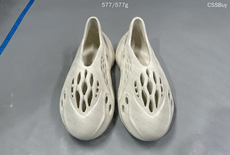 Yeezy Foam Runner 2