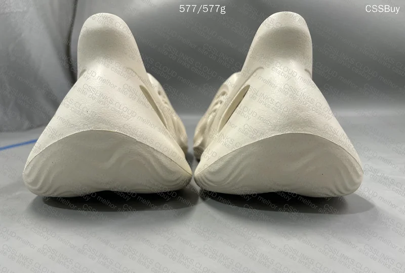 Yeezy Foam Runner 4