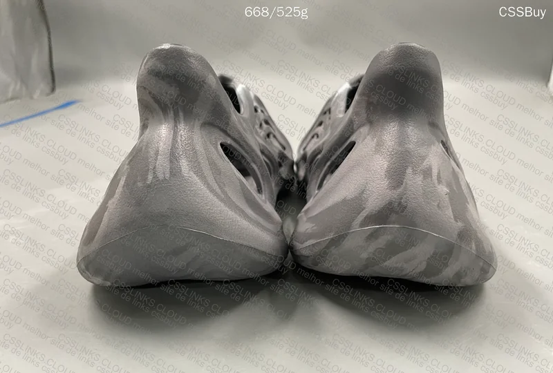 Yeezy Foam Runner 4