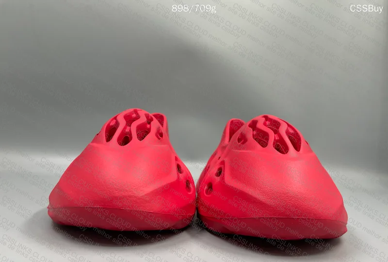 YEEZY FOAM RUNNER 3