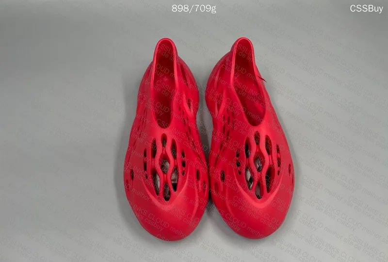 YEEZY FOAM RUNNER 6
