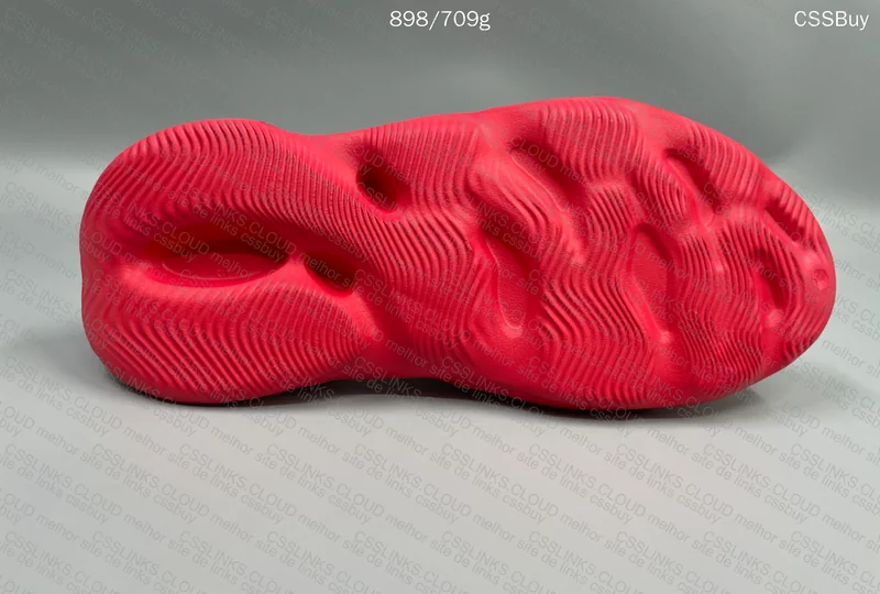 YEEZY FOAM RUNNER 8