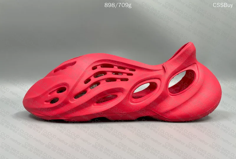 YEEZY FOAM RUNNER 9