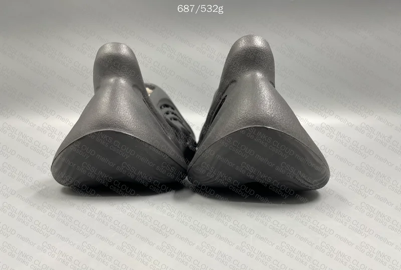 Yeezy Foam runner 8