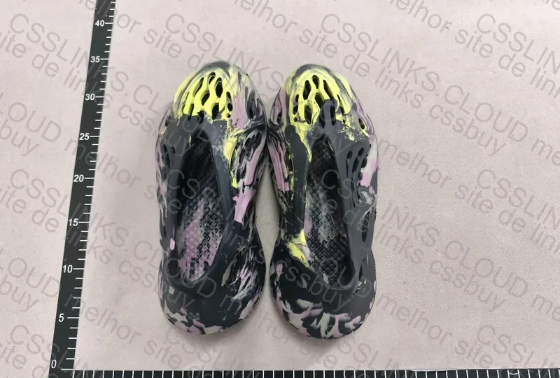 Yeezy Foam Runner