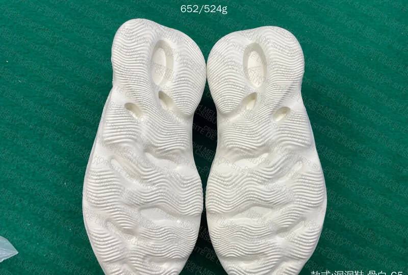 Yeezy Foam Runner 6