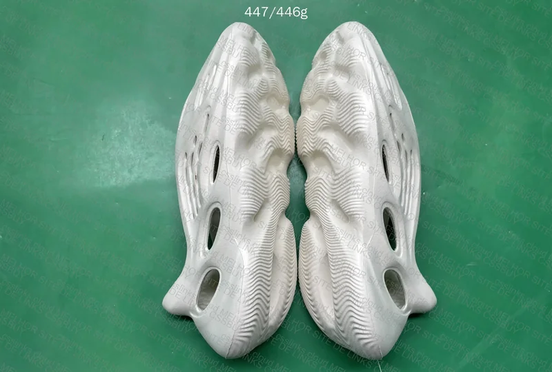 yeezy foam runner 4