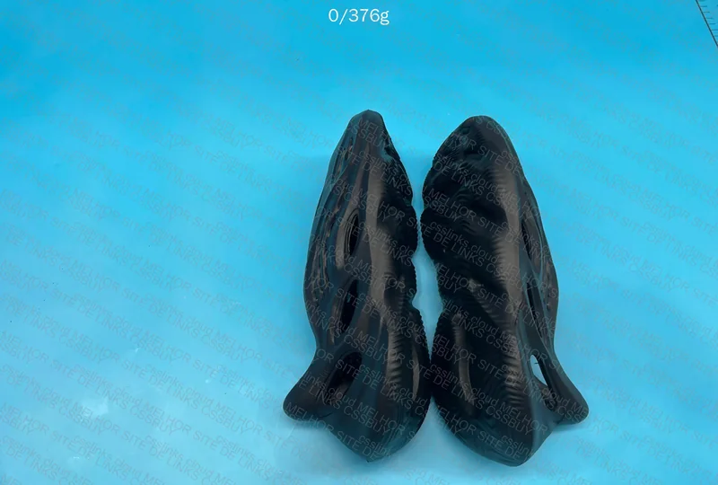 Yeezy foam runner black