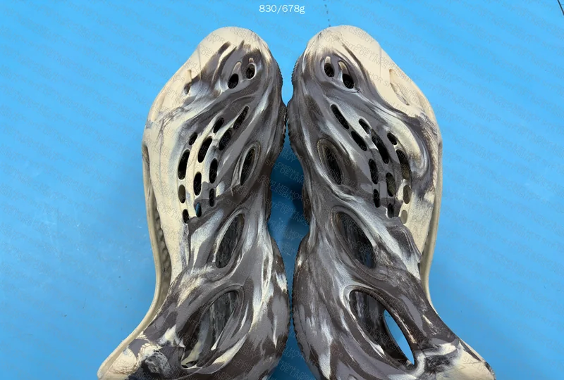 Yeezy Foam Runner - Blindbox 3