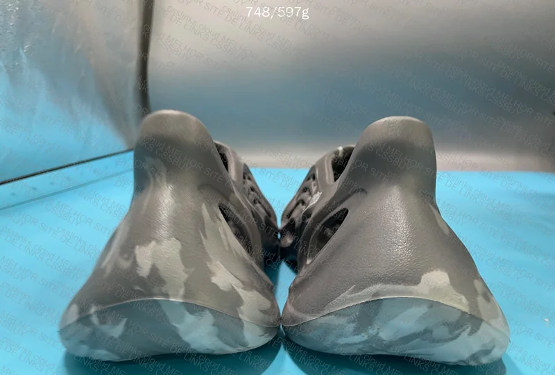 Yeezy Foam Runner - GL? 4