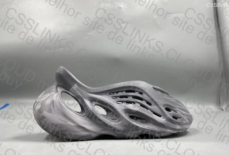 Yeezy Foam Runner Granite