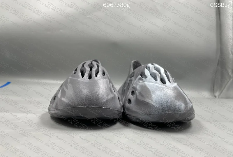 Yeezy Foam Runner Granite 3