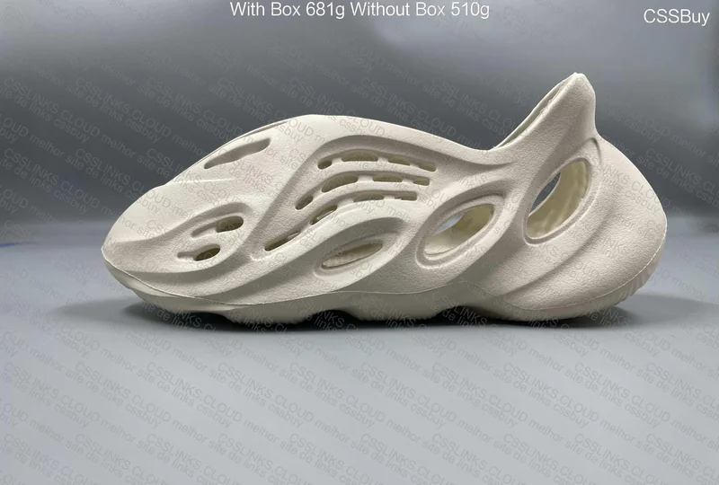 Yeezy Foam Runner LW 4