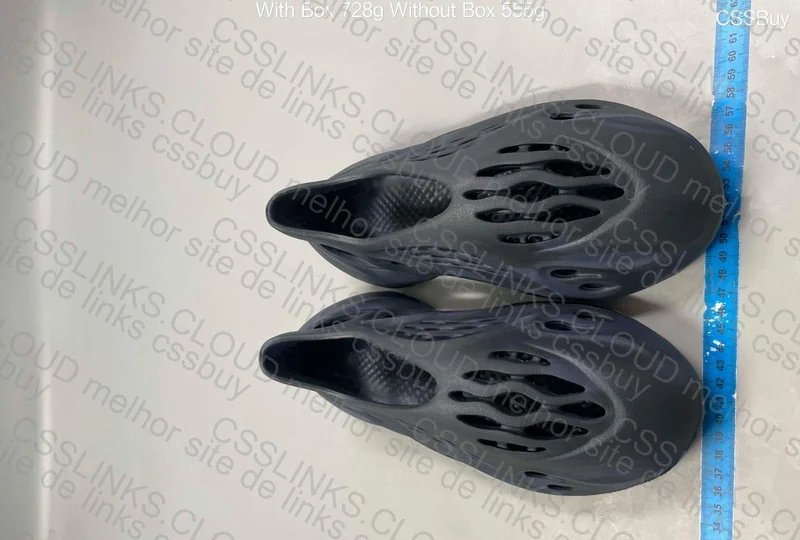 Yeezy Foam Runner (LW B)