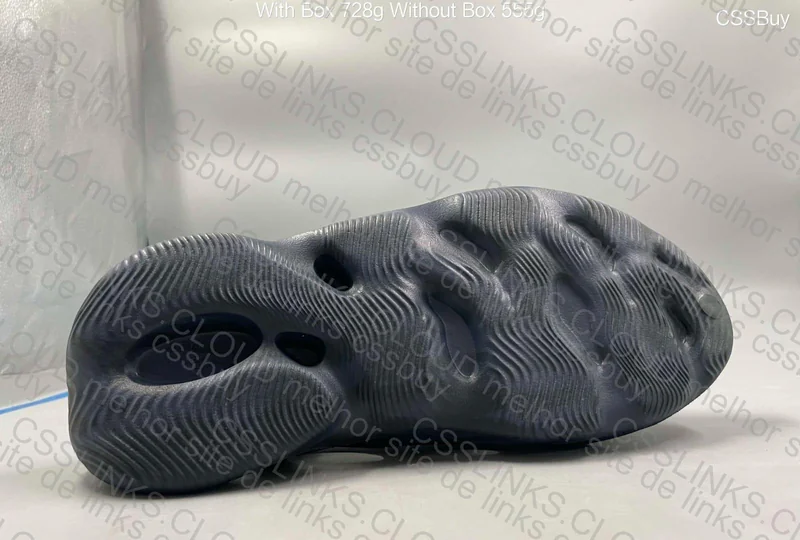 Yeezy Foam Runner (LW B) 3