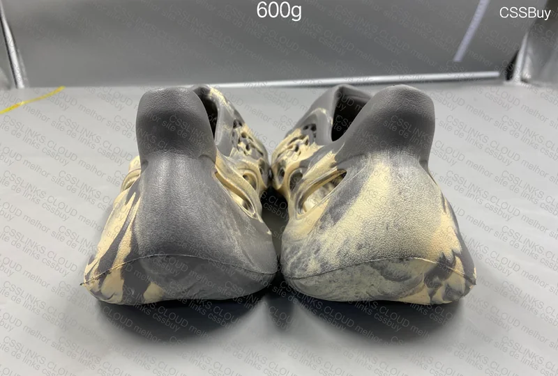 Yeezy Foam Runner Moon Gray