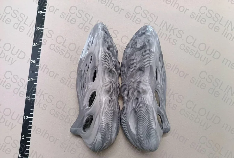 Yeezy foam runner mx granite 4