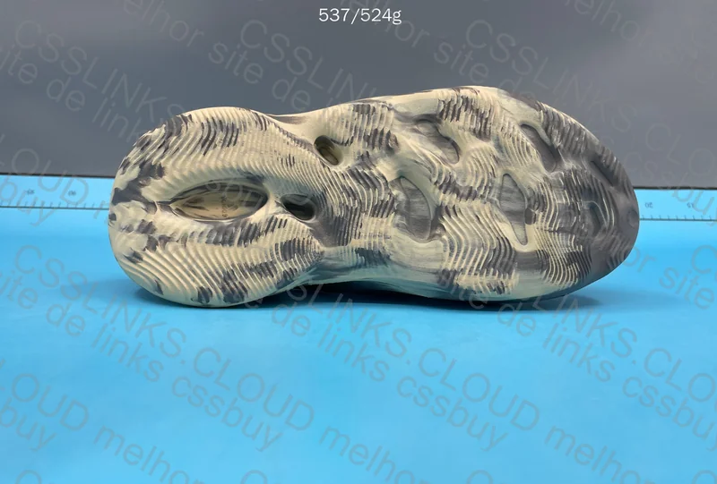 Yeezy Foam Runner MXT Moon Grey 3