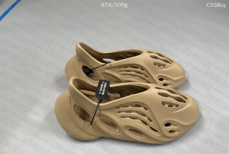 Yeezy Foam Runner Ochre 3