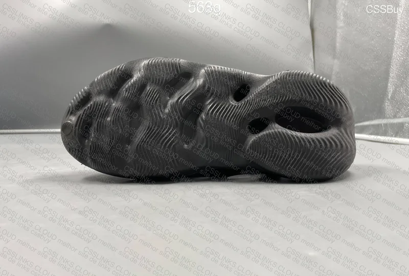 Yeezy Foam Runner Onyx 2