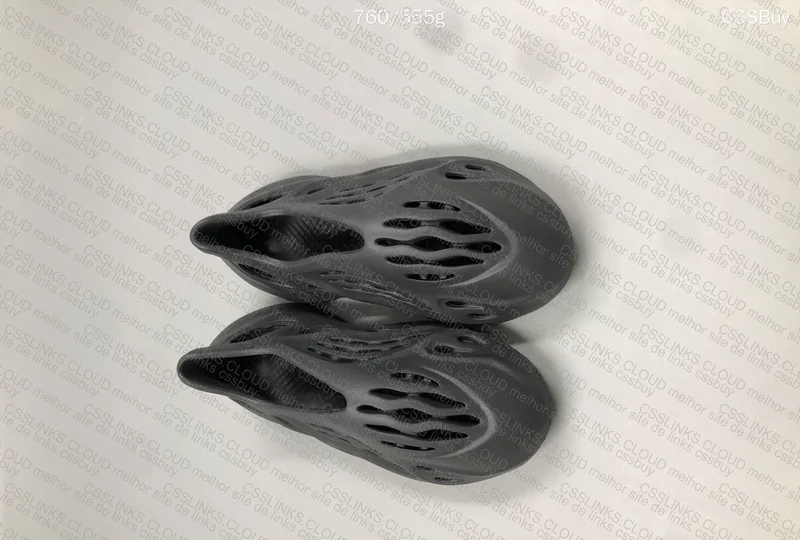 Yeezy Foam Runner Onyx