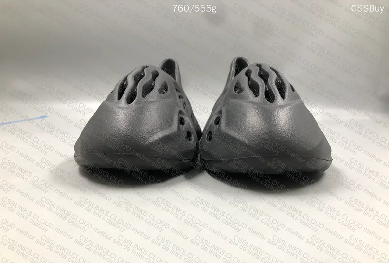 Yeezy Foam Runner Onyx 2