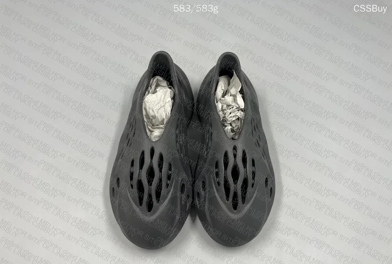 Yeezy Foam Runner "Onyx"