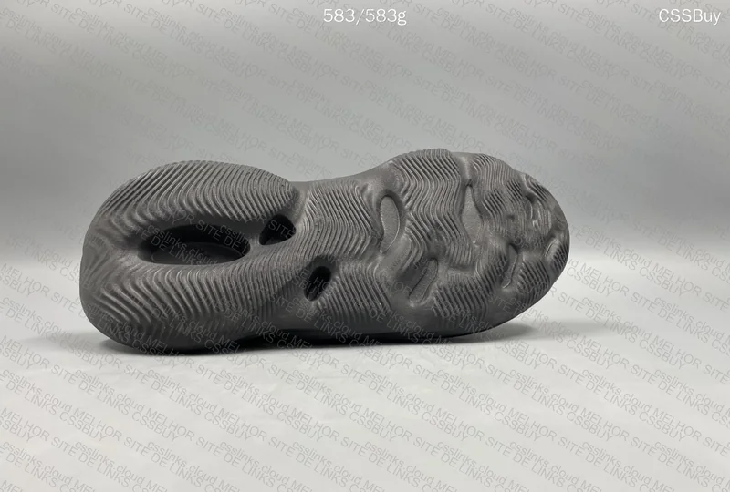 Yeezy Foam Runner "Onyx" 6