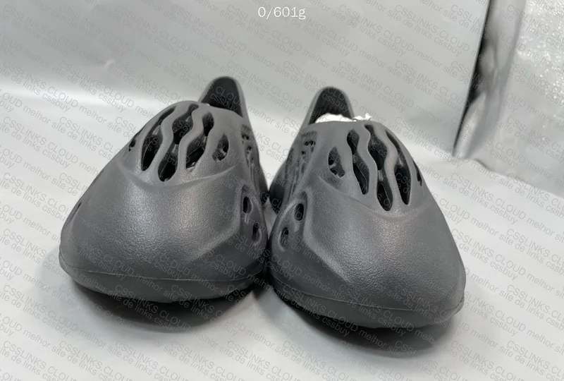 Yeezy Foam Runner Onyx LW B