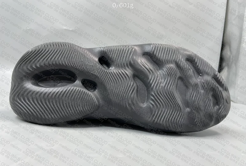 Yeezy Foam Runner Onyx LW B 3