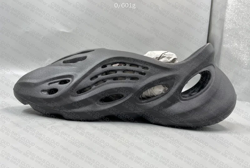Yeezy Foam Runner Onyx LW B 4