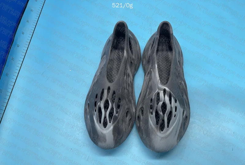 Yeezy Foam Runner - SALE