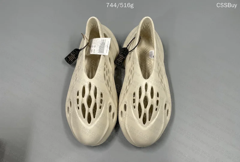 Yeezy foam runner sand