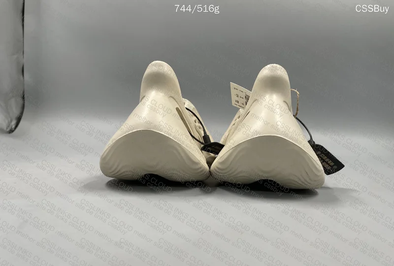 Yeezy foam runner sand 3
