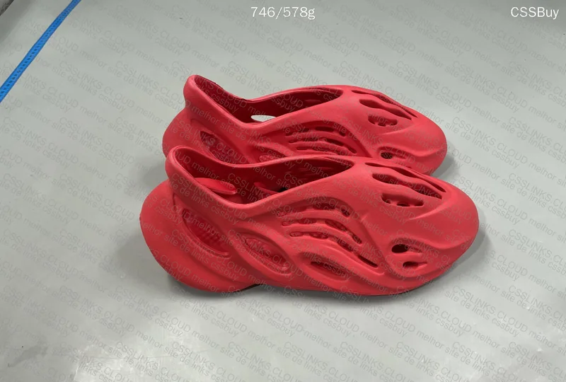 Yeezy Foam Runner Vermillion