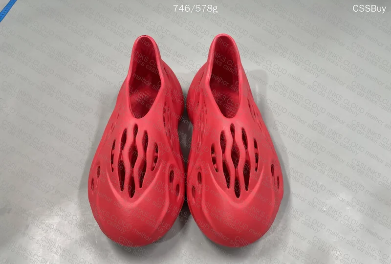 Yeezy Foam Runner Vermillion 2