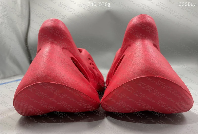 Yeezy Foam Runner Vermillion 3