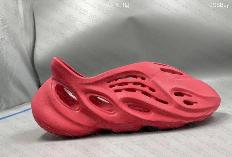Yeezy Foam Runner Vermillion 4