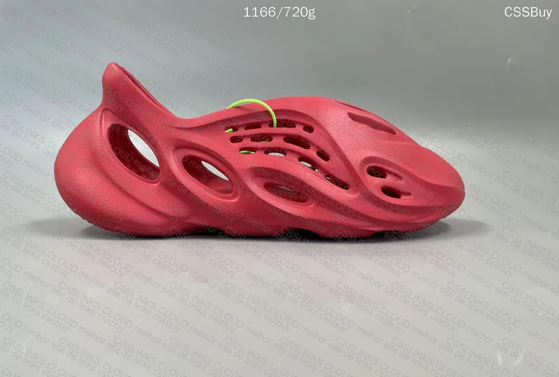 YEEZY FOAM RUNNER VERMILLION GL??