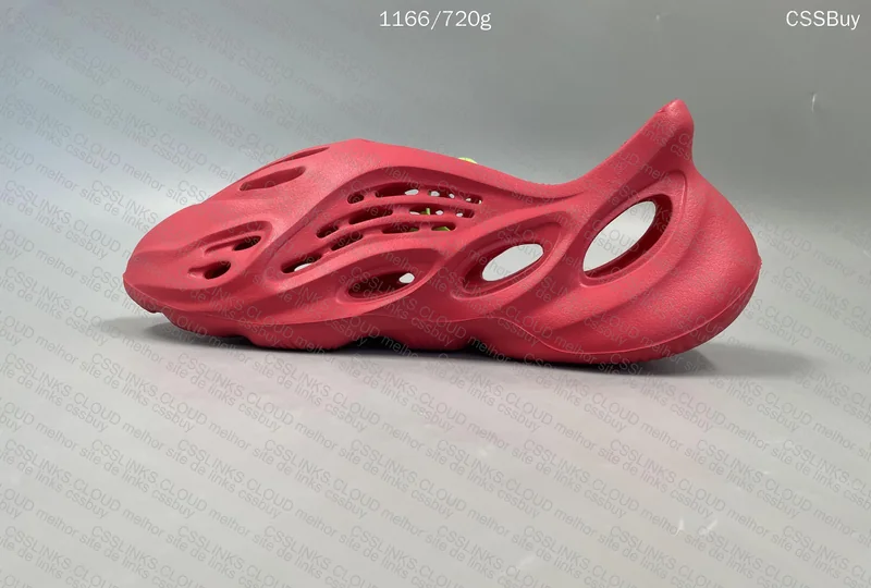 YEEZY FOAM RUNNER VERMILLION GL?? 10