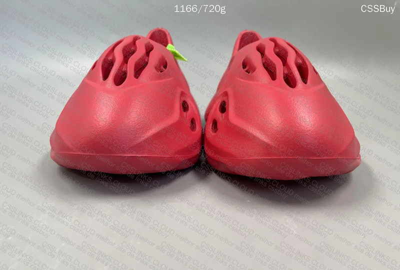 YEEZY FOAM RUNNER VERMILLION GL?? 9