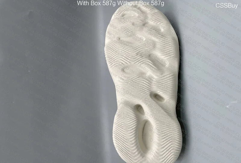 Yeezy Foam "Sand" 6