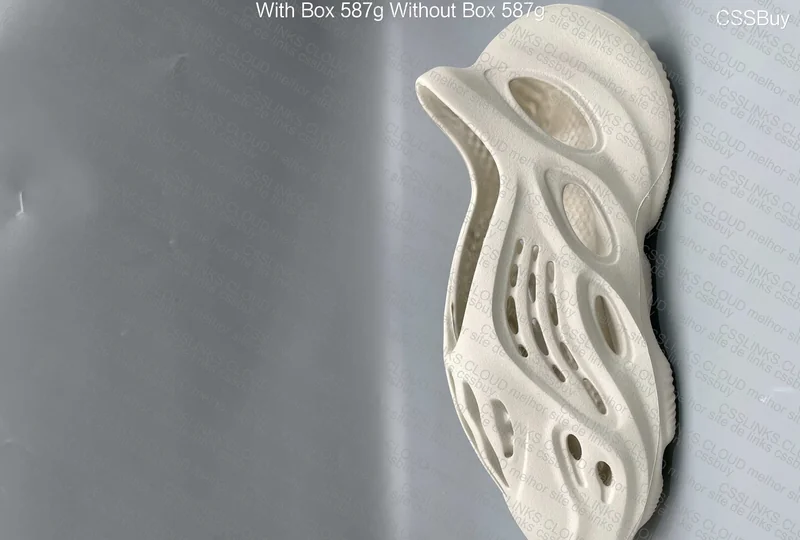 Yeezy Foam "Sand" 7